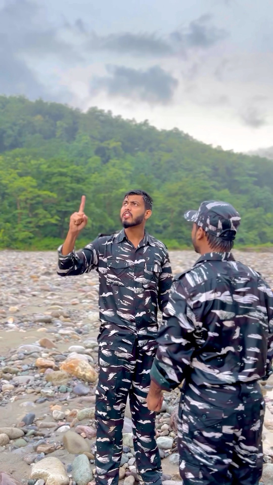 Salute to indian army??? #foryou #army #indianarmy #salute #shortfeed #viralvideo #barish #fojii