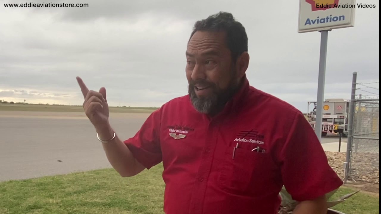 Que siente el instructor de vuelo cuando su estudiante vuela solo por primera vez.