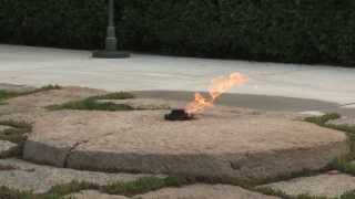 ロイヤリティフリー動画素材The Eternal Flame At John F Kennedys Gravesite