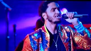 Trey Songz Performs Song Goes Off LIVE.