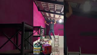 Olha que show esse revestimento brilha no escuro #arquitetura #dicasdecoracao #dicascasadeeps #casa