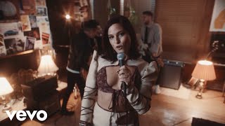 Смотреть клип Cassadee Pope - Tomorrow Night