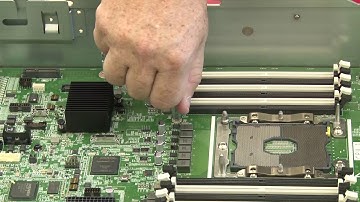 Lenovo ThinkSystem SR670 installing a system board