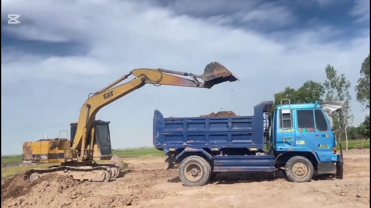 Excavator #Truck#vocalinstrument#automobile#khmerlittlecranes#funny#vocalcontrol #ช่างเอิร์ทไฟวุ่น 