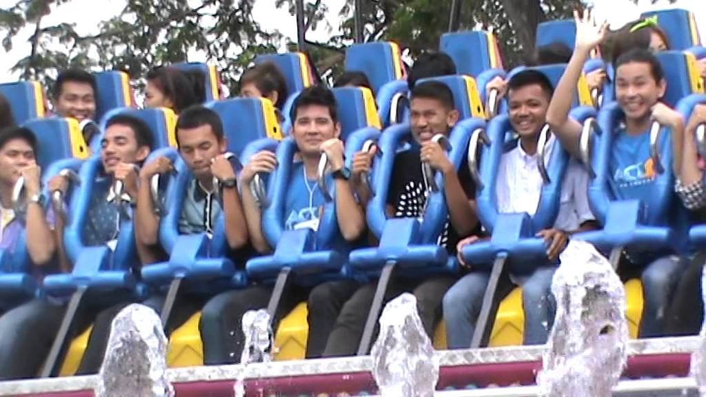 แคน เล่นเครื่องเล่นเฮอริเคน @ สตาร์อาสา ดรีมเวิลด์ 22-03-57