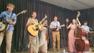 Funniest Dueling Banjo  *Sold out* crowd at Appalachian Auditorium St. James  Cotton Pickin Kids