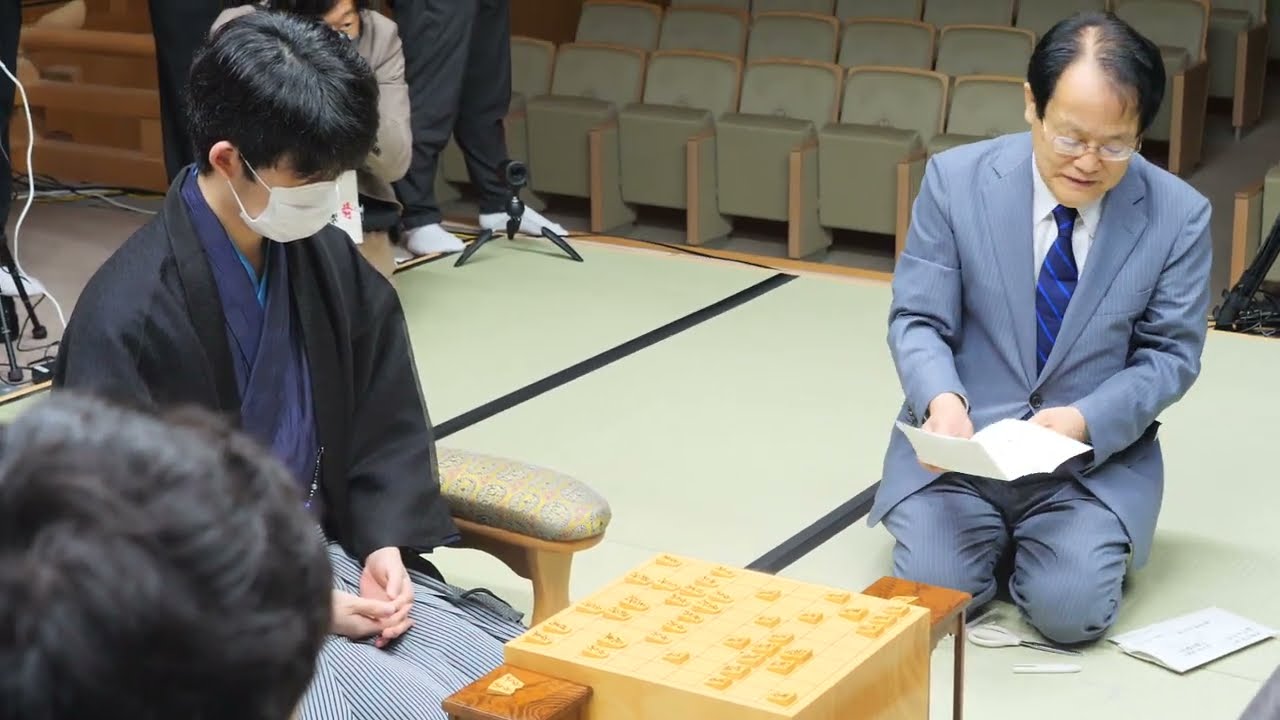 封じ手は「6二銀」王位戦七番勝負第1局 2日目再開 豊田市対局 - YouTube