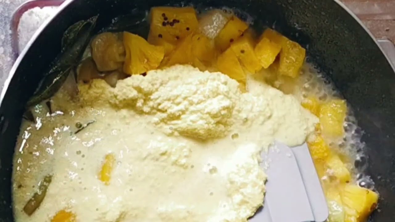 പൈനാപ്പിൾ പുളിശ്ശേരി