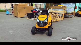 Снегоуборочный трактор Cub Cadet LT2 NR92 с ножом отвалом 117 см., и цепями на колеса