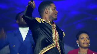 Video thumbnail of "MIGHTY GOD { LIVE AT PRAISE OVATION }"