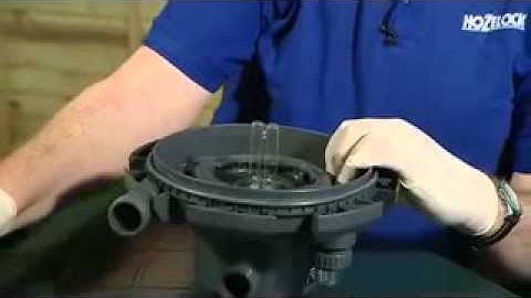 Hozelock - Changing the uv bulb on a Hozelock Bioforce