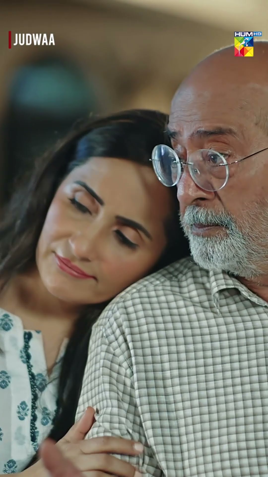 Yeh Tum Dono Adhi Raat Ko Kiya Kar Rahe. #ainaasif #adnanrazamir #shortsfeed #judwaa #pakistanidrama