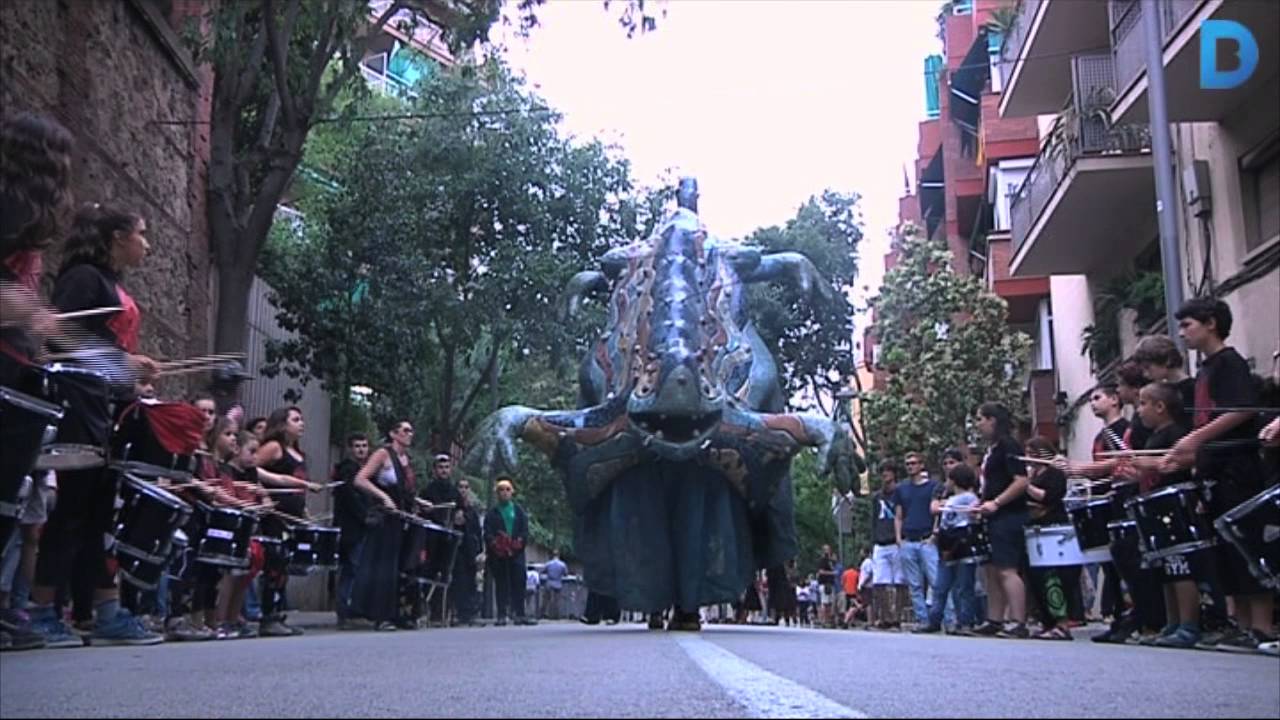 diablosport La colla de la Malèfica del Coll fa 30 anys que crema al barri