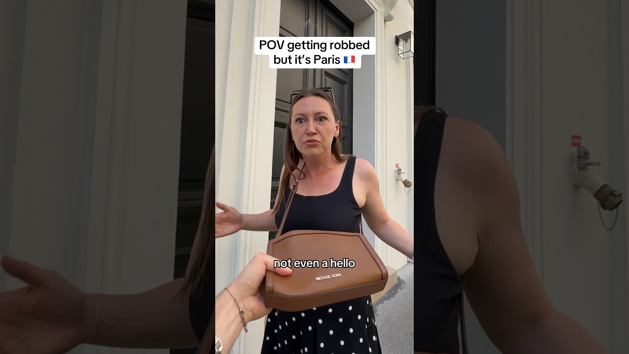 You’re getting robbed but it’s in Paris ✨#france #french #français #paris #drôle #funny