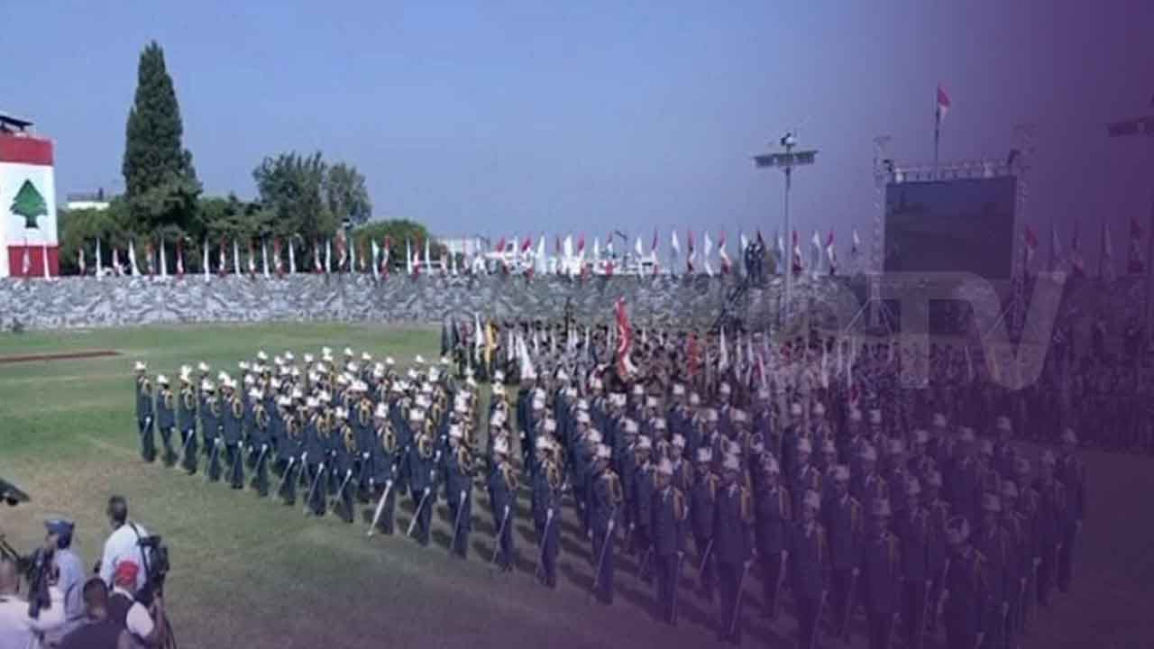 احتفال تقليد السيوف في ثكنة شكري غانم في الفياضية