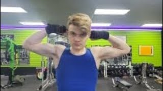 13 Year Old Bench Presses 160 lbs (72.5 kgs)!!🏋🏻🔥