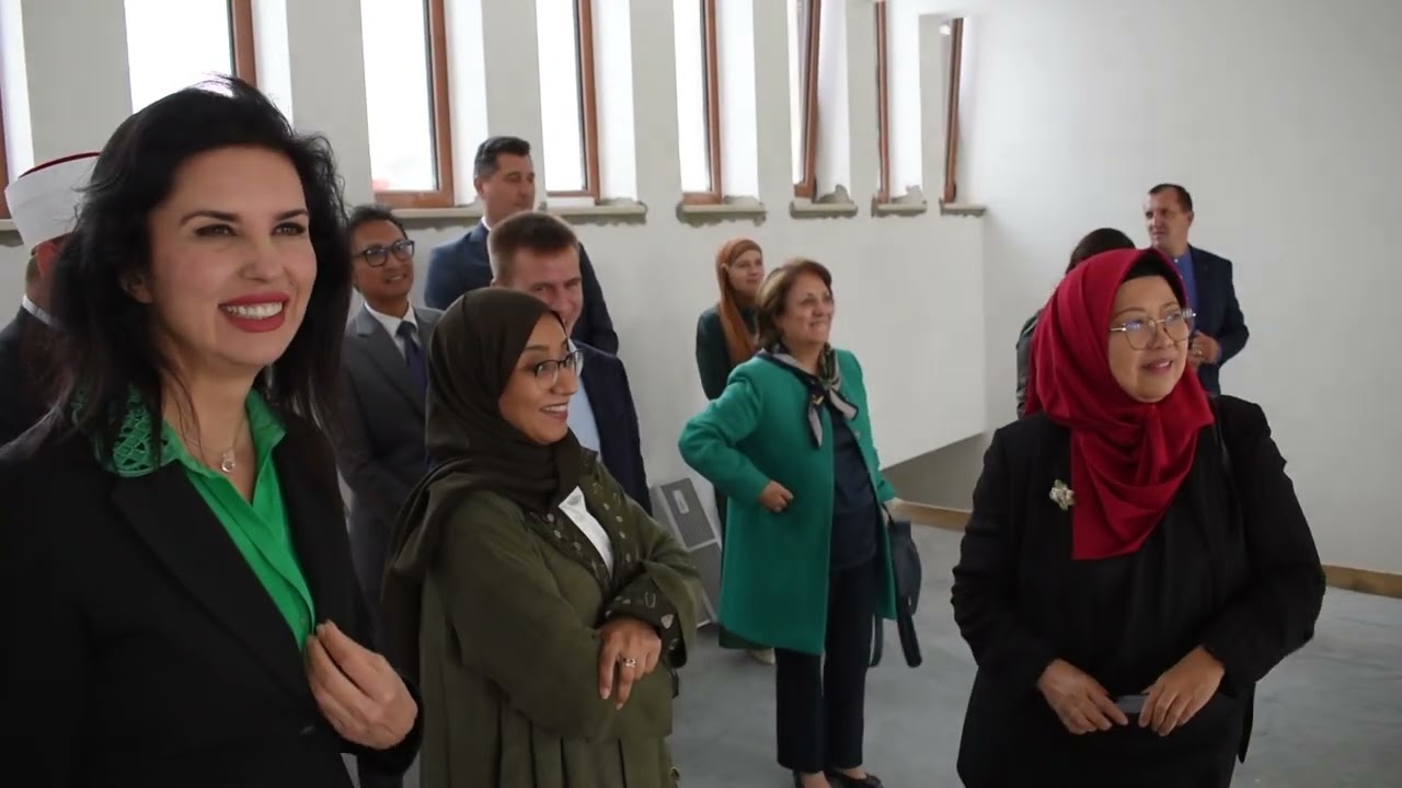 Šest ambasadorica iz Zagreba u posjeti gradilištu Islamskog centra Maljevac