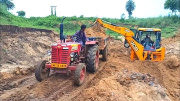 Jcb 3dx Machine Loading Red Mud In Old Mahindra 475 DI Tractor | Tractor Stuck In Mud / Jcb Video