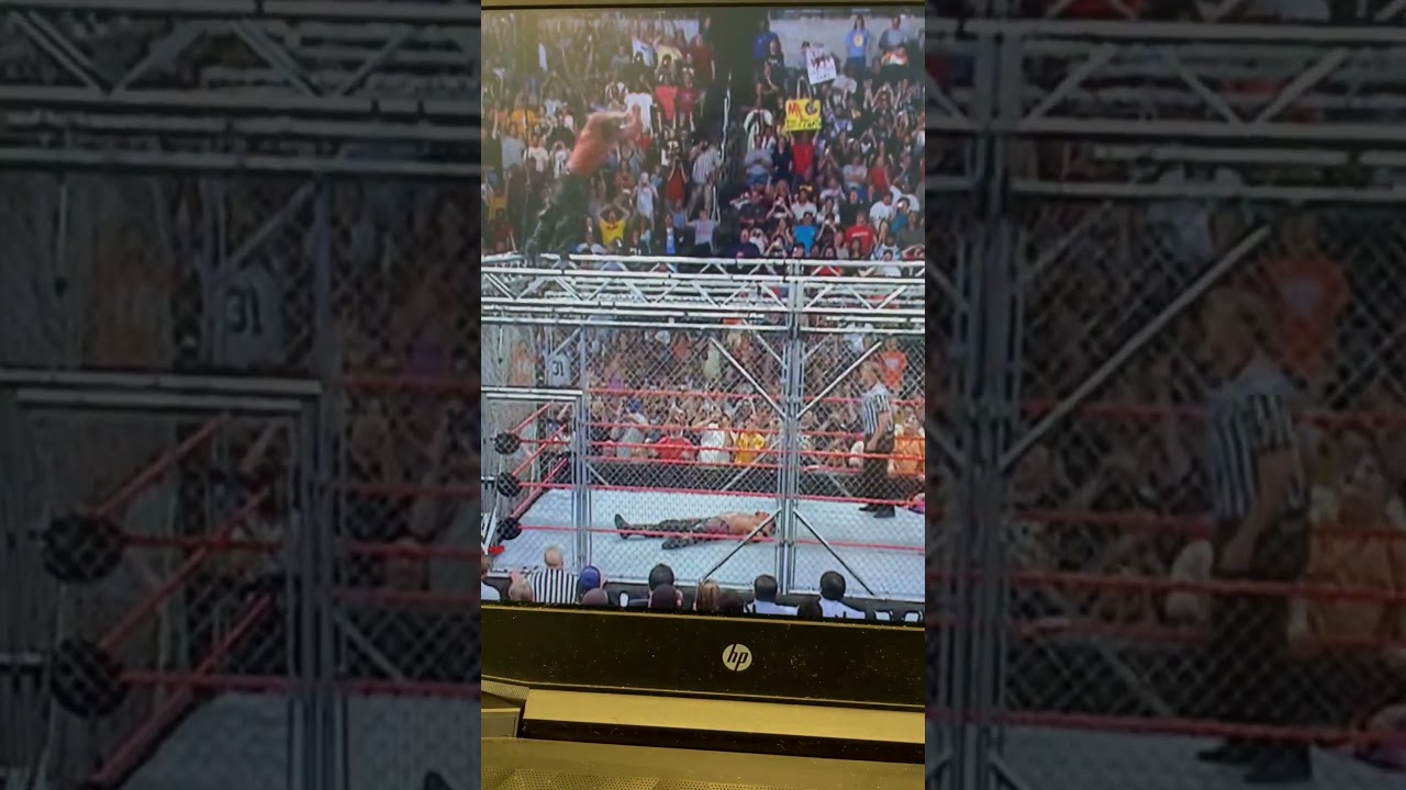 WWE:Matt Hardy Hits a Diving Leg Drop