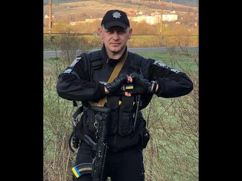 Поліцейський із Львівщини виготовляє та відправляє на фронт глушники для зброї
