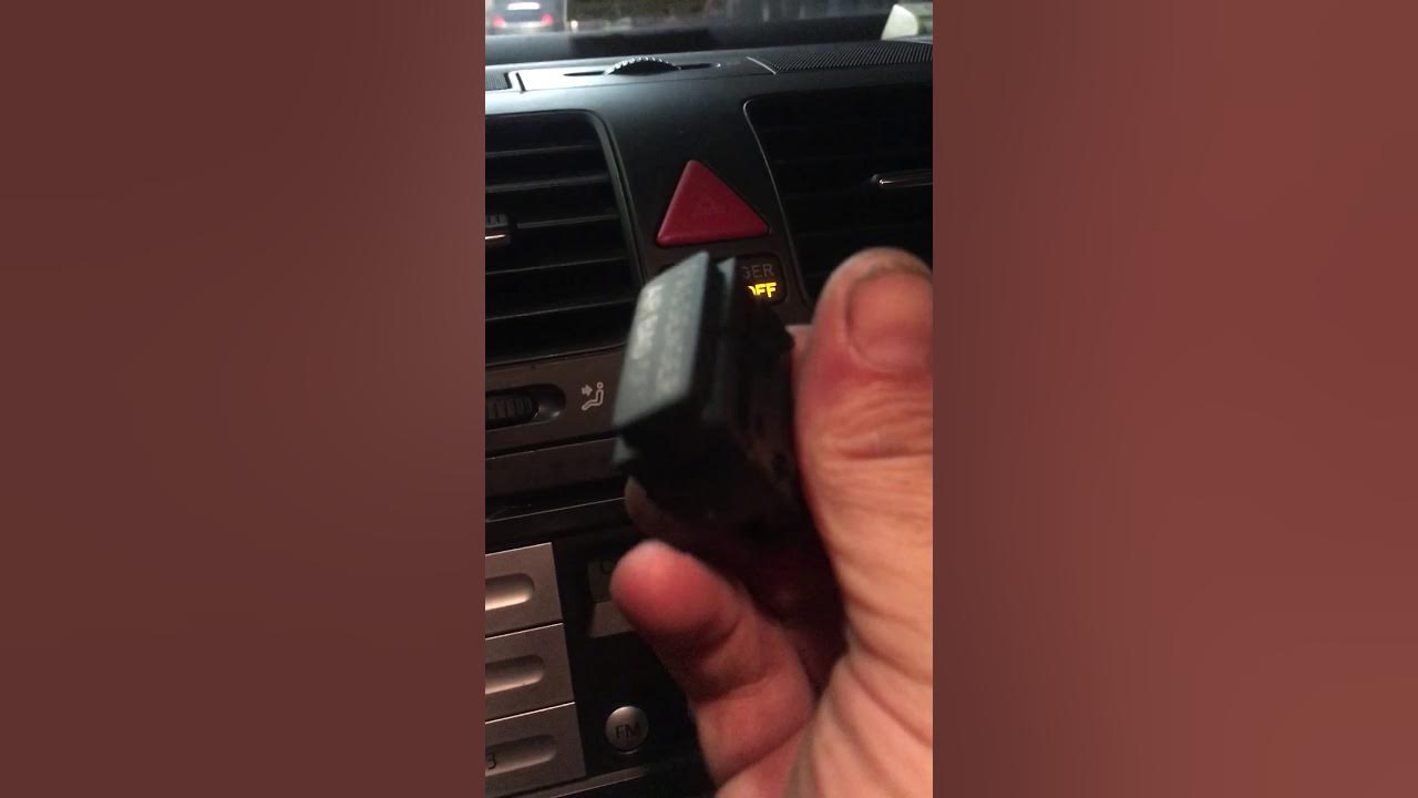 Volkswagen Jetta Airbag light on trouble code 01578 YouTube
