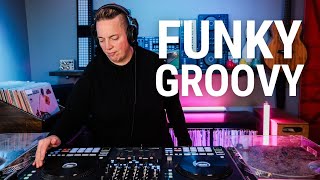 Funky Groovy Disco House Music Mix : 5 #funkyhouse #housemusic #nudisco
Tracklist below👇🏼 Can you feel the funk, can you feel the groove?!
00:00 Funks - Deepmore
04:48 Lazy Summer - Filip Grönlund, Sebb Junior
09:18 Kitoko - Krewcial, Nimiwari
13:50 Sunday Queen - James Curd
18:27 I Wanna Funk - Corrado Alunni
22:47 Funky Rollin - The Kollective
27:28 Satisfy Your Soul - Da Lukas
33:14 Who Said - James Juke
38:08 The Kids Dig It - Darren Marshall
43:16 Barry - T. Markakis
49:12 Show Me the Power (Art of Tones Remix)- Sek
53:37 The Gambler - The Fabulous Joker
58:34 Why To K - Punky Wash
1:03:30 Street Players - Daisuke Miyamoto
Donations accepted: https://ko-fi.com/blakeheart
DJ GEAR:
Pioneer DJM-V10 Mixer: https://bit.ly/_DJM-V10
Alphatheta Euphonia Rotary Mixer: https://bit.ly/_EuphoniaMixer
Pioneer VM-80 Monitors: https://amzn.to/3Tb8ypo
Pioneer DJ PLX-CRSS12: https://bit.ly/_awesometurntable
Traktor X1 Modular Controller: https://amzn.to/3AISp3P
Traktor Kontrol S4: http://bit.ly/2SVJ0yn
Counter Height Table: https://amzn.to/42ikJUm
Shure SE846G2 Earphones: https://bit.ly/_shureears
MUSIC CREATION:
Zoom F6 Recorder: https://amzn.to/3fezSME
Kontrol M32 Keyboard: http://bit.ly/blakeheartm32
Ableton Push 3: https://bit.ly/_push3
Maschine MK3: http://bit.ly/blakeheartmk3
KRK V8 Series Monitors: https://amzn.to/2C2XzHQ
KRK 10s V2 Sub: http://amzn.to/2mlC63g
Sennheiser HD 800S Headphones: https://bit.ly/_HD800s
Plugin Boutique: http://bit.ly/blakeheartPB
* These are affiliate links, I get a little kick back when you make a purchase, it costs you nothing extra. Thank you for your support!
Instagram: http://Instagram.com/blakeheartbeats
SoundCloud: https://SoundCloud.com/blakeheart
#funkyhouse #funkyhousemix #funkymusic #groovy #groovyhouse #groovymix #nudisco #discohouse #jazzyhouse #housemusic #electronic #electronicmusic #housedjset #housedj #chilld #deephouseclub #housemusic #housemusicdj #housemusic2024 #housemusic #housemusicalllifelong #housemusicforever #housemusicislife #dancemusic #dancemusic2024 #dancemusicshorts #dancemusic4life #groove #groovejazz #dancemusic #dance #dj #djremix #djviral #djsong #djmixremix #djmixer #djmix2024 #disco Funky Groovy Disco House Music Mix : 5 #funkyhouse #housemusic #nudisco
