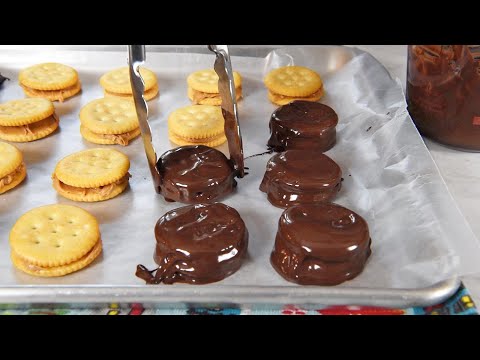 Vidéo: Combien de biscuits Ritz dans une tasse ?