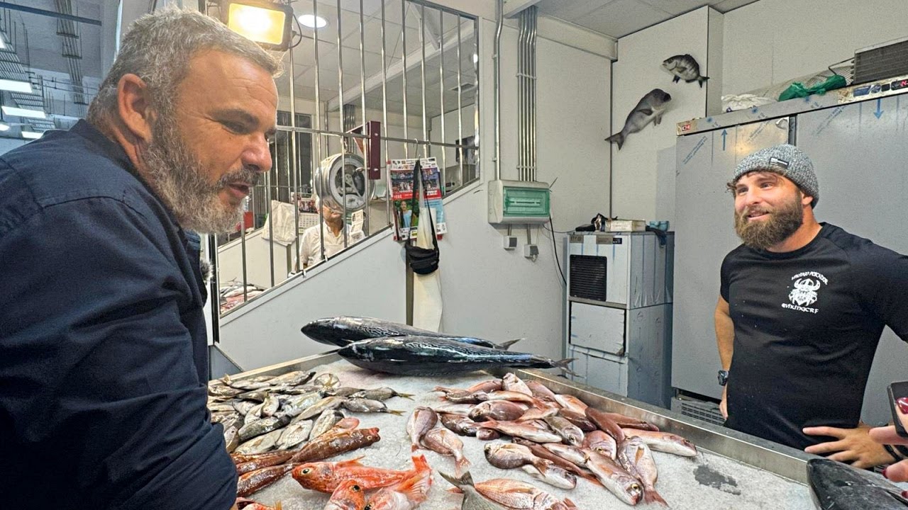 Ángel León se lo pasa pipa en el Mercado de Ceuta, “el único sitio donde hay una fusión de verdad”