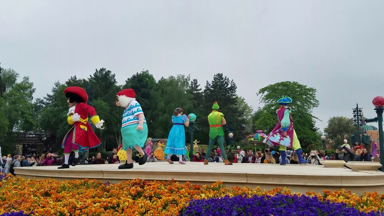 Princesses and Pirates Parade (Peter Pan and Captain Hook encounter) Disneyland Paris 2018