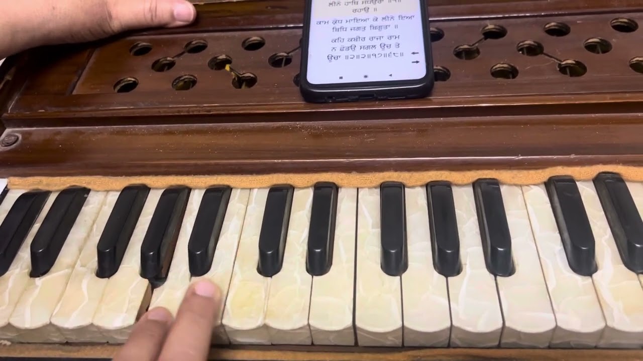 ਡਗਮਗ ਛਾਡਿ ਰੇ ਮਨ ਬਉਰਾ ।