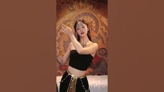 美女热舞3291:Hot Girl TikTok Dance💃 Everyone’s Watching!她的舞姿像流光一样美✨性感舞娘挑战超火节奏🔥