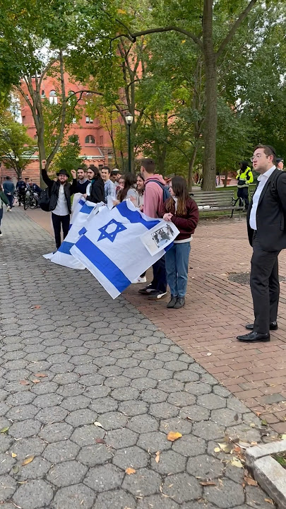 Jews ​🇮🇱 can’t resist dancing to Palestinian 🇵🇸 music at Palestine rally #israel #palestine