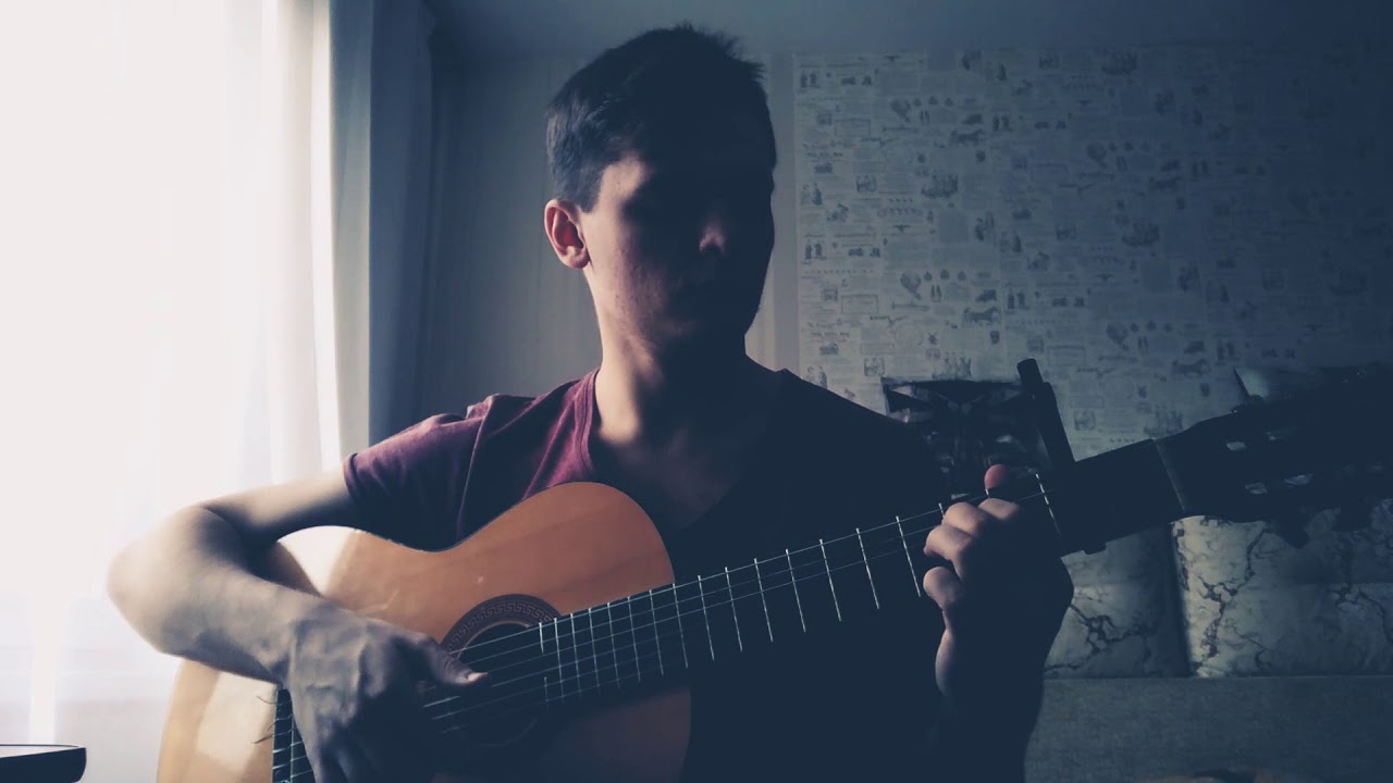 Кто поет песню стена. Гитарой по голове. Жить в твоей голове на гитаре. Кто поет песню bu kadar mi.