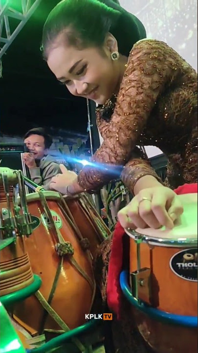 Kendang silang Ayu Kaesthi