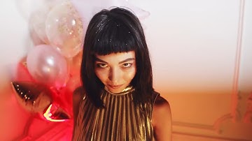 Nurake - Flashes, Red lights! (Official Music Video)