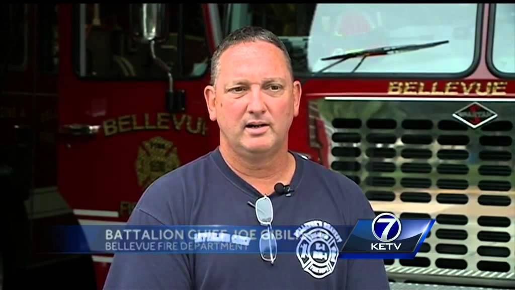 Young girl saves family from fire - YouTube