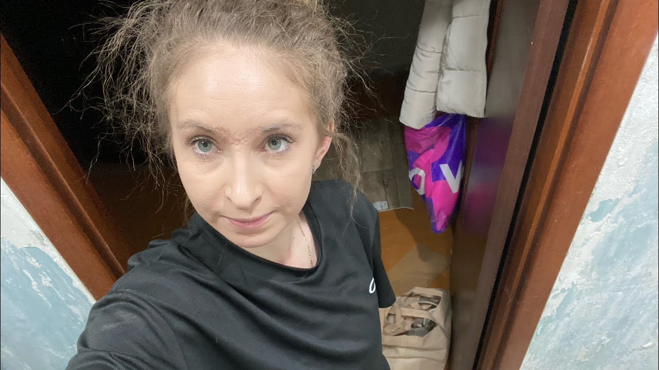 Ремонт в убитой хрущевке. Положила линолеум. Ремонт в ванной своими руками. #ремонт 