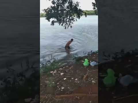 Detik detik buaya memakan manusia