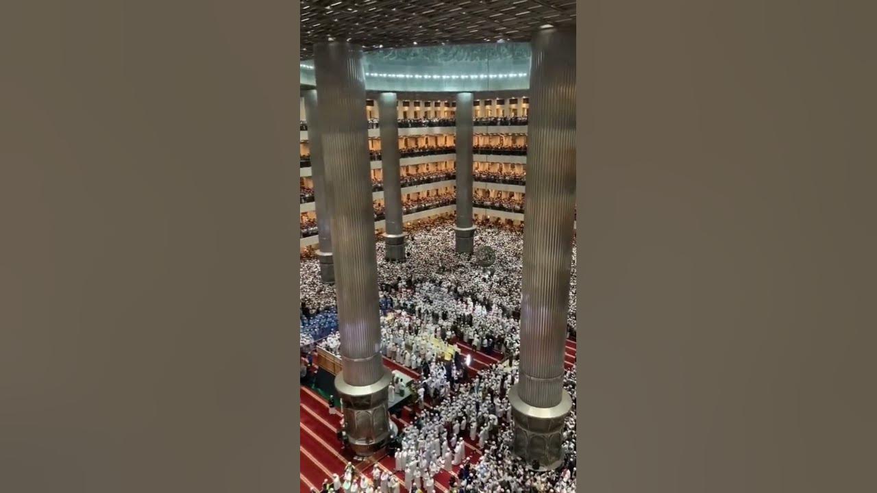 Tens of thousands recite 'Tala'al badru alayna' nasheed in Indonesia #talalbadrualayna #talaalbadru