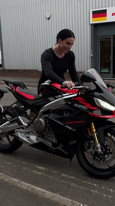 First start up of my new rs660 factory #girlbiker #aprilia #rs660 #factory