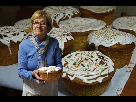 Vídeo: Per què porten barrets punxeguts a Pasqua?