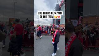 bro thinks he's part of the team 😭💔 #manunited #oldtrafford #cunha #football #premierleague
