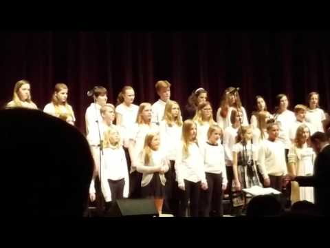 Jocelyn's 6th grade choir, The Mango Walk