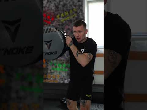 Маківара кругла V`Noks для відпрацювання ударів руками ногами пряма з ручками для боксу кікбоксу мма та муай тай, видео 1
