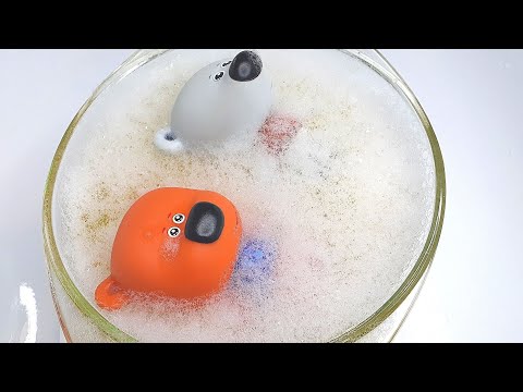 КЕША И ТУЧКА КУПАЮТСЯ В НЕОБЫЧНОЙ ВАННОЙ С ПЕНОЙ МУЛЬТИКИ ДЛЯ ДЕТЕЙ С ИГРУШКАМИ