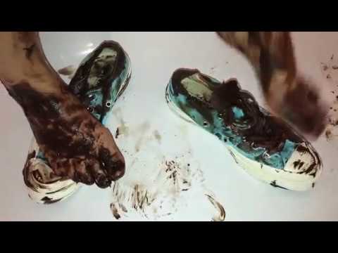 Kate's Converse in chocolate