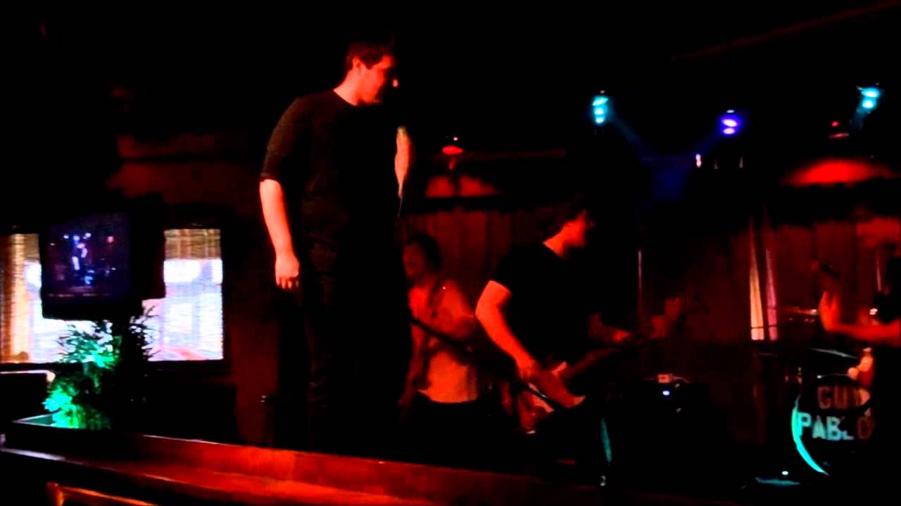 Guy Pablos @Ollie's Point performing "Lion's Side"