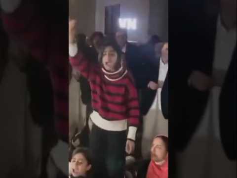 سیکورٹی فورسز کی موجودگی کے باوجود بچوں نے اڈیالہ جیل کے باہر کمان کس لی Pti Ptiworkers News Uae 