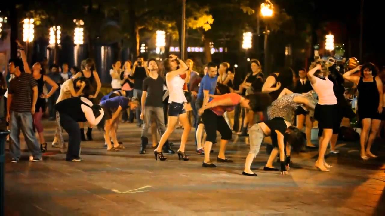 Flash Mob Minneapolis: Lady Gaga's Bad Romance