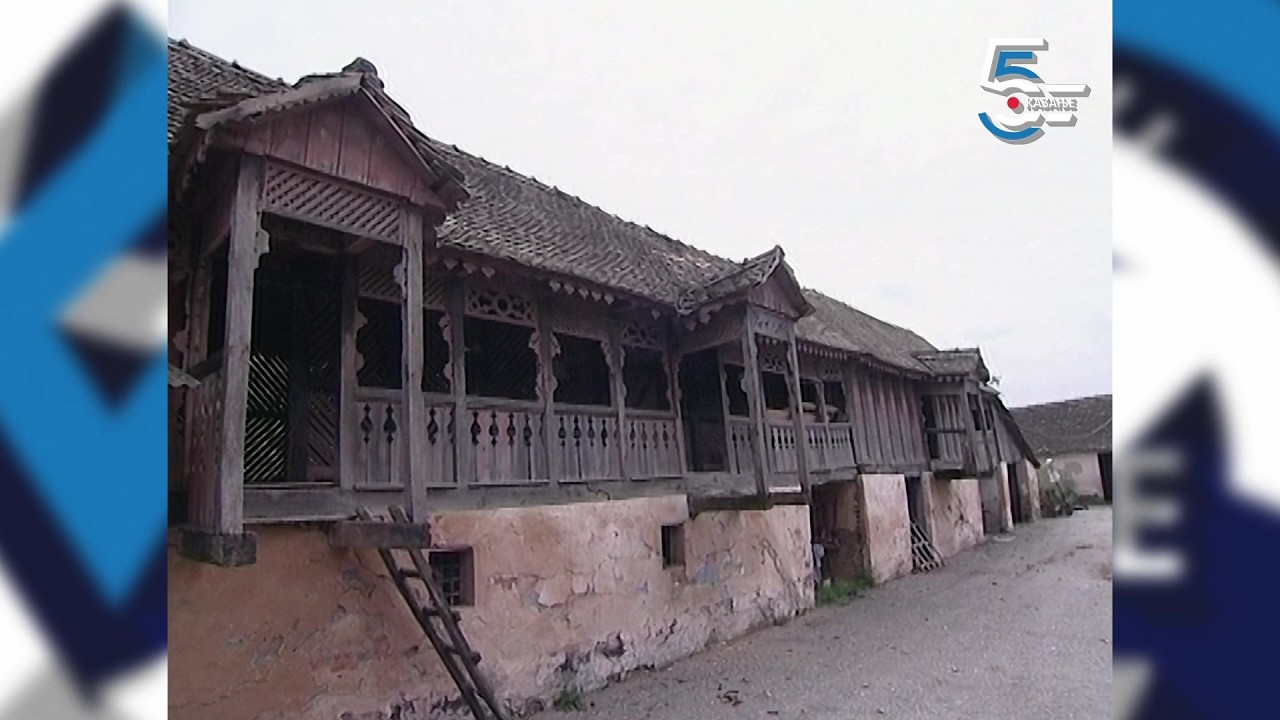 Čardak kao dvorac - kotobanje, kotarke,  prestižne građevine u Sremu